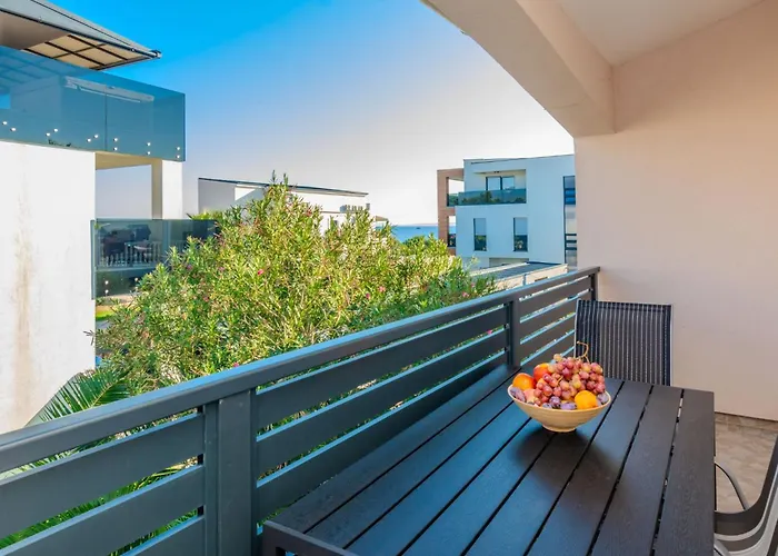 Markovic 3 By Interhome